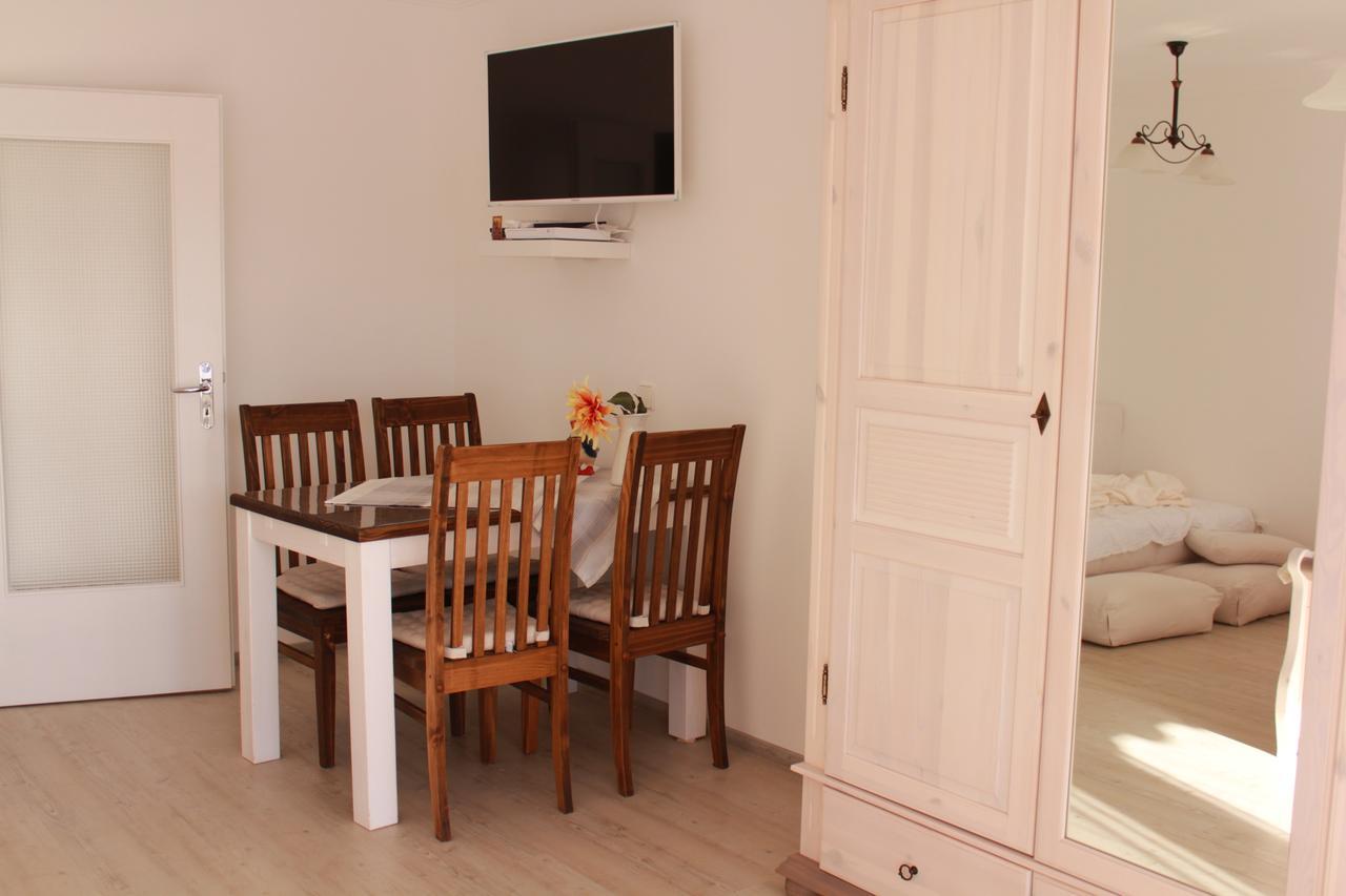 Mariaprimavera Apartment Am Kurpark Mit Schwarzwaldblick * * * * Бад Кроцинген Екстериор снимка