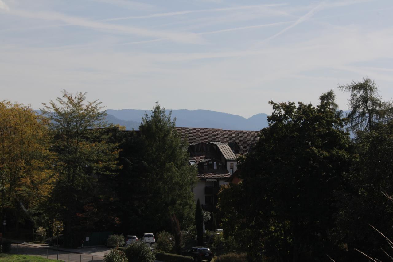 Mariaprimavera Apartment Am Kurpark Mit Schwarzwaldblick * * * * Бад Кроцинген Екстериор снимка